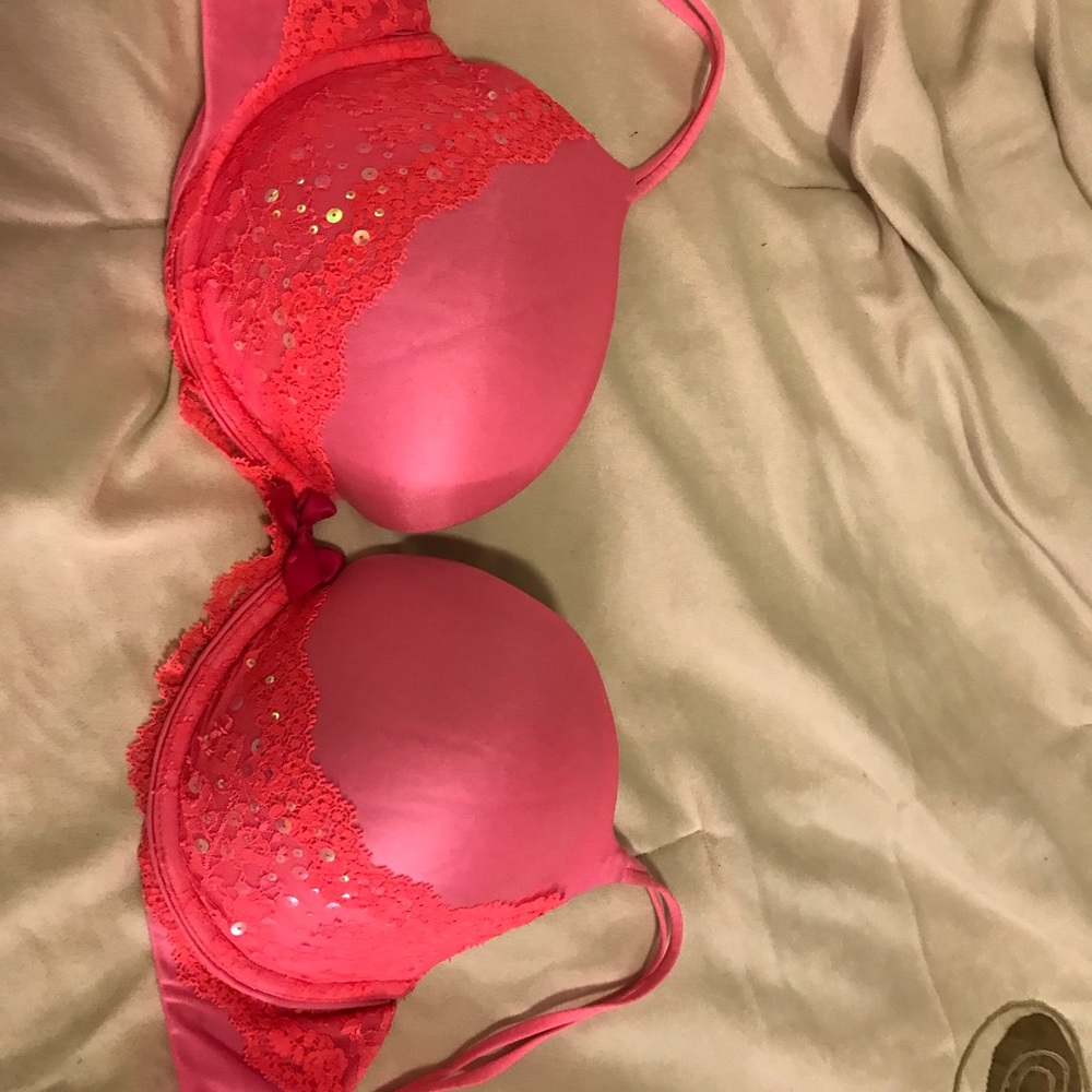 Very Sexy Victoria’s Secret pink push up bra 36D